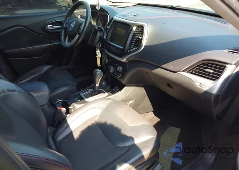 2015 Jeep Cherokee Trailhawk z USA, uszkodzony, nr VIN 1C4PJMBB9FW777381